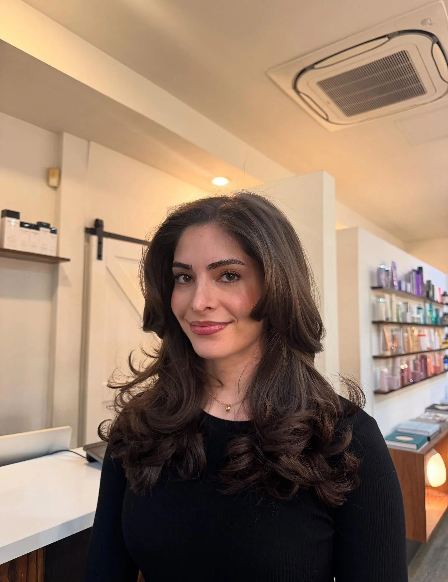 Taylor ❤️✨

Haircut &amp; bouncy blowout by @takashimatono 

#matonosalon #haircut #hairsalon #blowout #90sblowout #nychair #nychaircut #besthairsalon #besthaircut #salonlife #westvillage #beauty