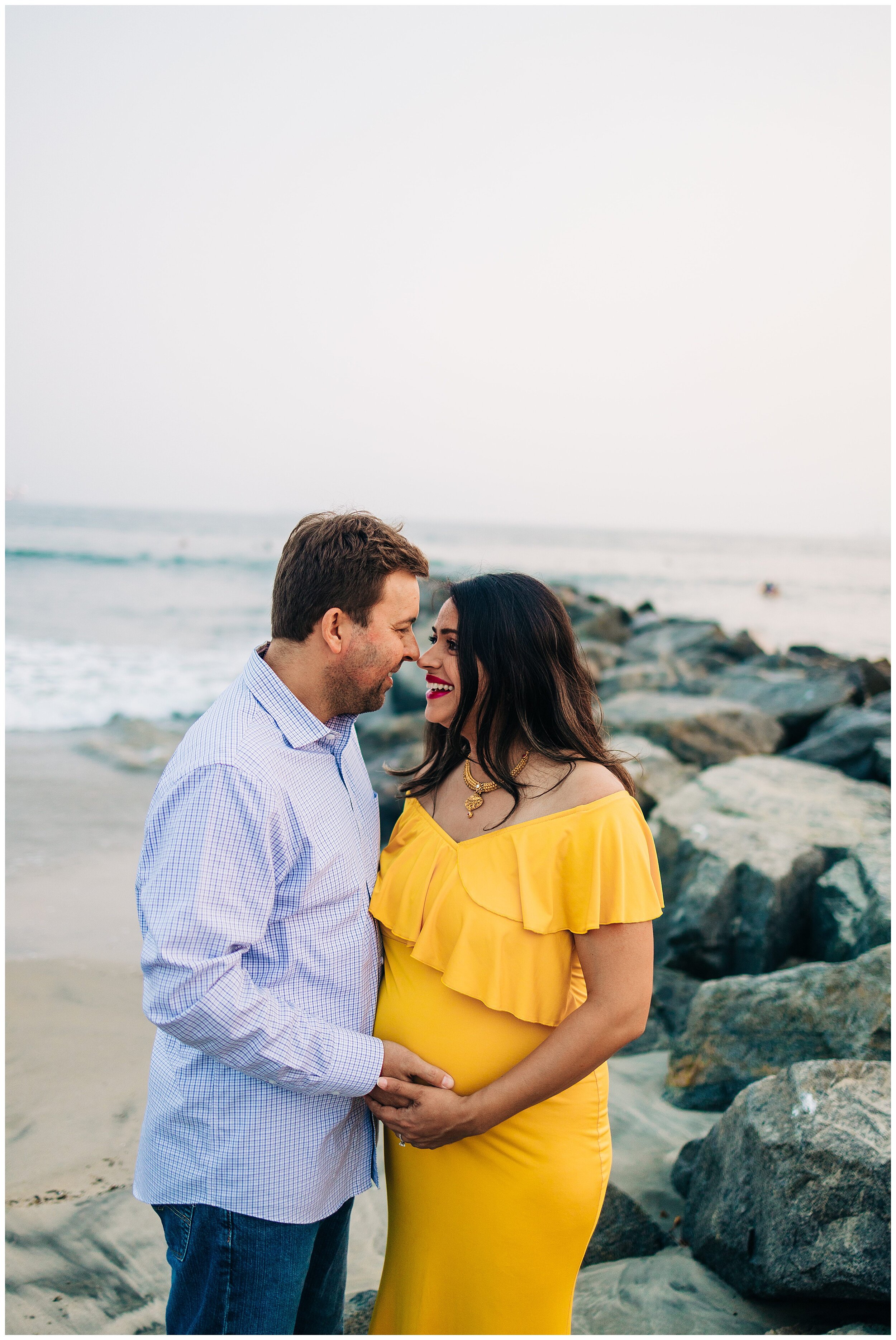 Seal Beach California Maternity Photos_0008.jpg