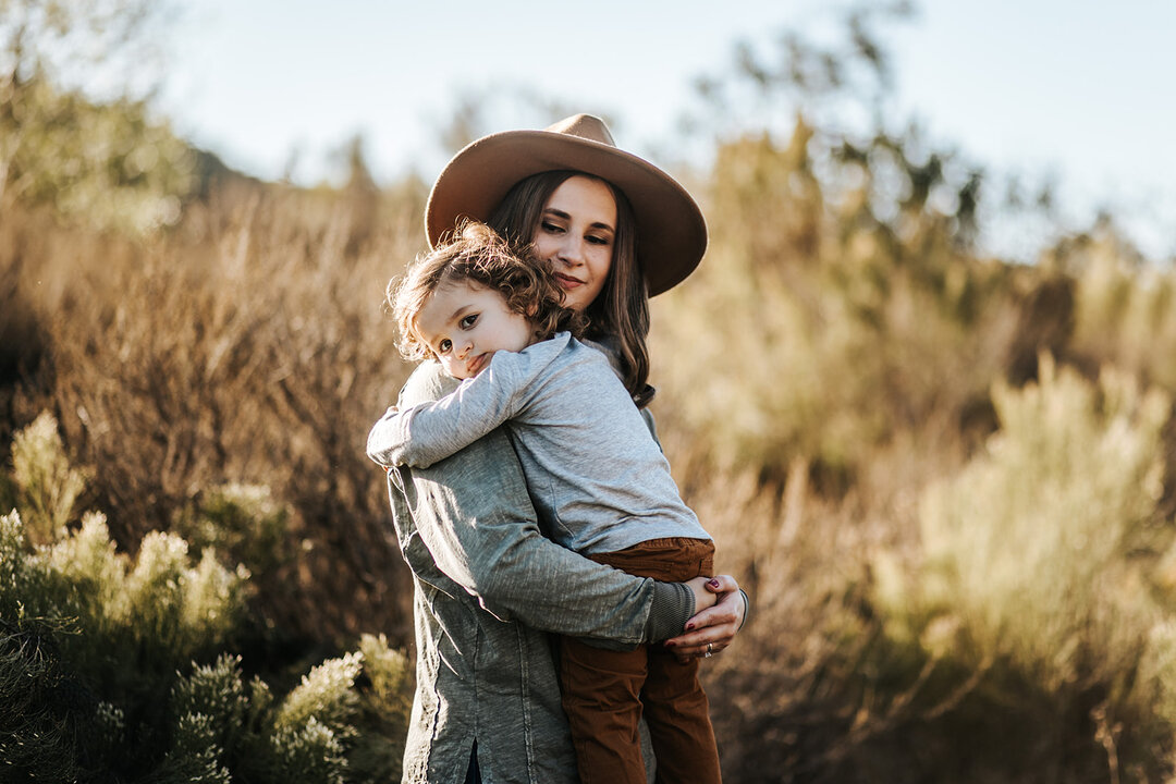 A few spots are still available to join me in San Diego this September for an outdoor mini session 🍂​​​​​​​​
​​​​​​​​
A mini session is a shorter, less expensive shoot than a regular session -- perfect for updated portraits, and makes a great gift, 