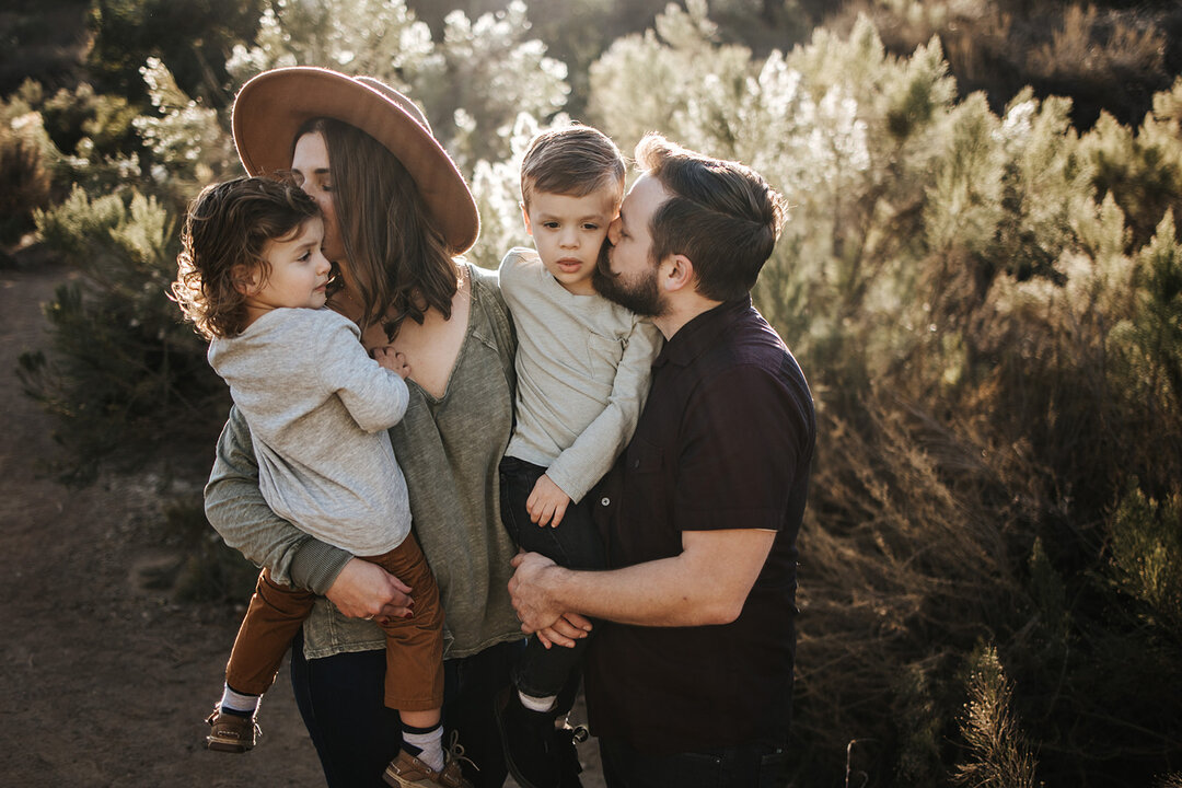 Happy times come and go, but the memories last forever ✨ ​​​​​​​​
​​​​​​​​
Has it been a minute since you&rsquo;ve had family photos taken? A few spots are left for fall minis this September &amp; October - grab them while they last &hearts;️ ​​​​​​​