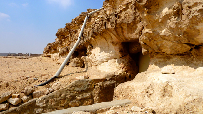 Sea and wind erosion between khafre to Menkara pyramid in the farfront Maenkaura temple