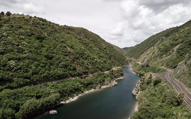 The Manawatu Gorge was an amazing drive through the ranges. Really hope it can reopen some day again. 
Check out the video on my YouTube channel. Link in the bio!
-
-
#nz #newzealand #landscapephotography  #camera #earthpix #sonyalphanz #nzmustdo #pu