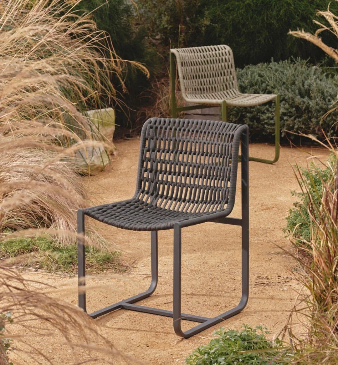 || OUTDOOR STYLE ||

Designer-inspired ease meets timeless sophistication with the Paros outdoor dining chair by @horgans

Expertly hand-woven in soft yet resilient olefin rope, each piece is an expression of refined texture and artisan craftsmanship