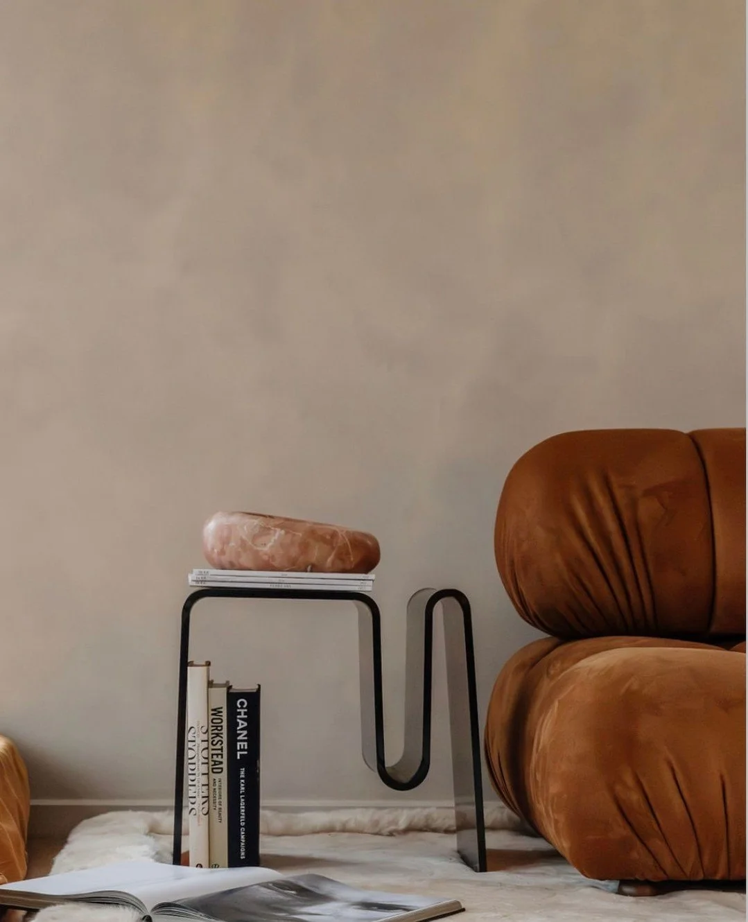 || COTHEORY ||

Creates thoughtful, sculptural pieces that introduce beauty, intention and a quiet sense of calm into everyday spaces. Inspired by the natural world, art and architecture, as well as the understated rituals of daily life, each design 