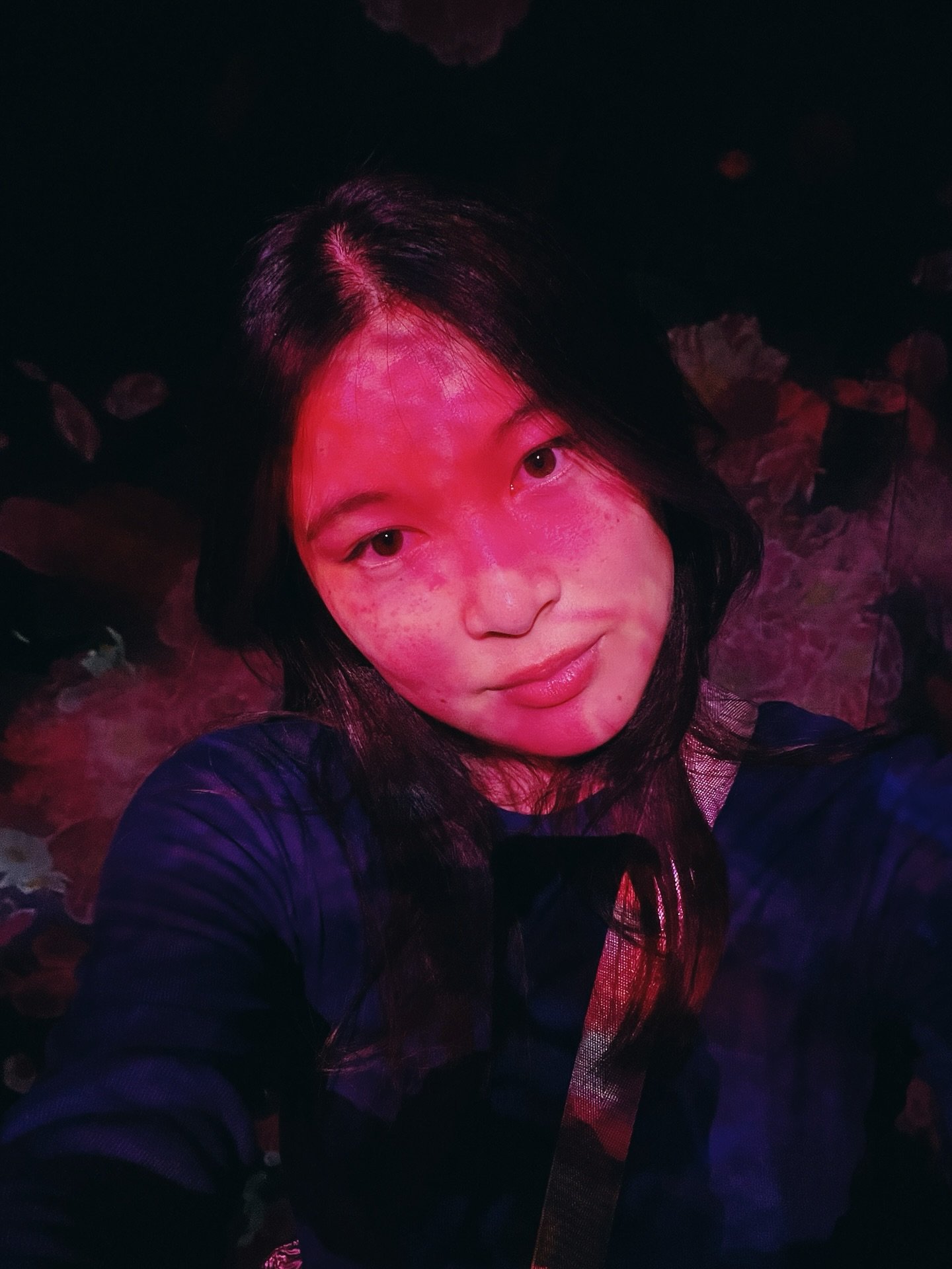 sending love from Japan and missing you all 🥰🇯🇵 here are some autumnal selects for y&rsquo;all 🍁 I&rsquo;ll be back v soon and bookings open for 7th Nov onwards. Get your fresh set in! 

treatment levels below: 

1. gold gel nail art level
2. gol