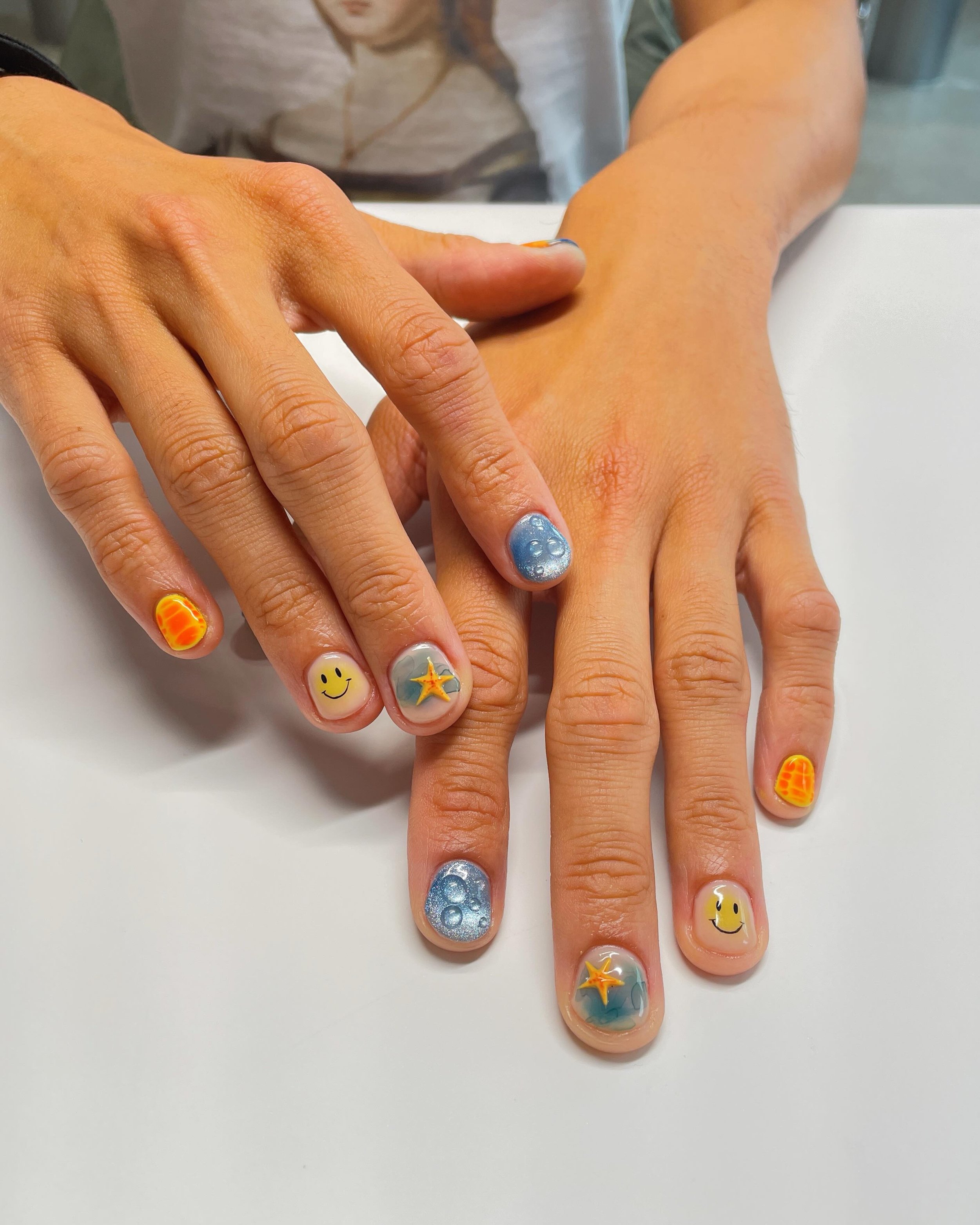 beach holiday 🏝️🐚⁣ tysm for coming Wing! 🪽 
platinum gel nail art level ⁣
⁣
want to experience your very own nail transformation?⁣
DM me &lsquo;SOUL&rsquo; and I&rsquo;ll show you how ✨
&zwnj;⁣
using:
&zwnj;⁣
@mayour_korea the collector season 3 i