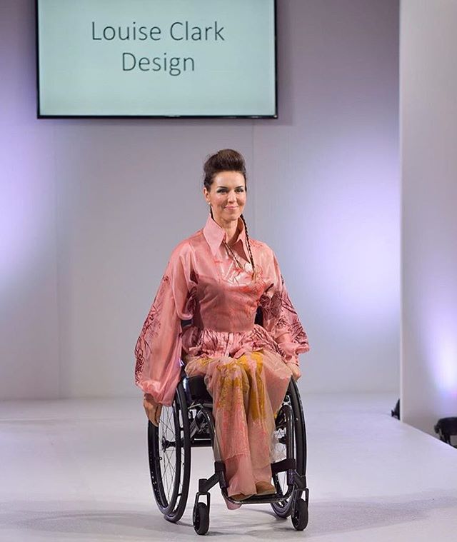 Catwalk pictures from @fashionsfinestuk featuring @samabullock ✨💕 Photography by @bartosz_chomiak_
#fashionsfinestuk #lfw18 #fashion #vogue #textiles #printdesign #london #ffs19lfw