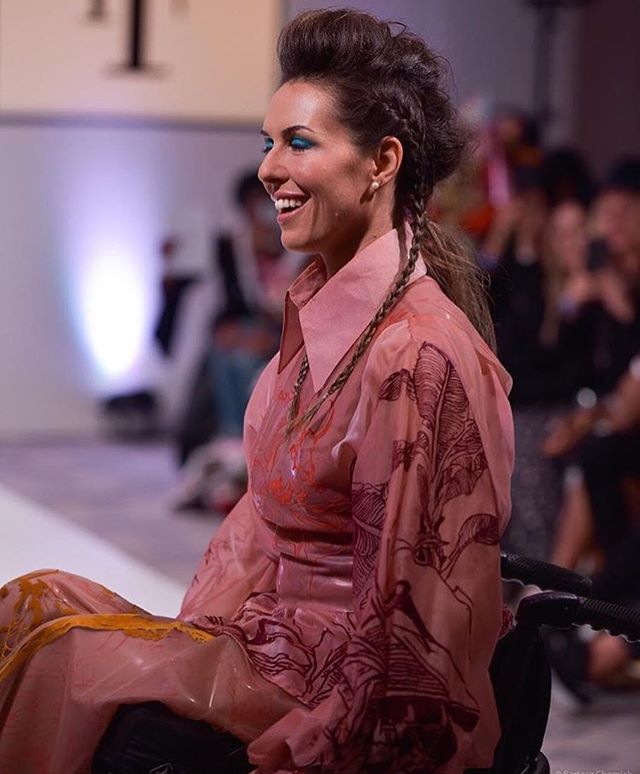 Catwalk pictures from @fashionsfinestuk featuring @samabullock 💕✨
Photography by @bartosz_chomiak_
#fashionsfinestuk #lfw18 #fashion #vogue #textiles #printdesign #london #ffs19lfw
