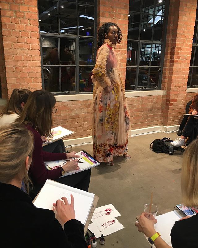 Lovely life drawing class from Friday evening with @franloiacono and the amazing @jesikajuly modelling my garments 💕💘✨
-
-
#fashion #gfw #gfw25 #gfw18 #textiles #vogue #print #screenprinting #flocking #devore #womenswear #abstract #art #lifedrawing #cassarts