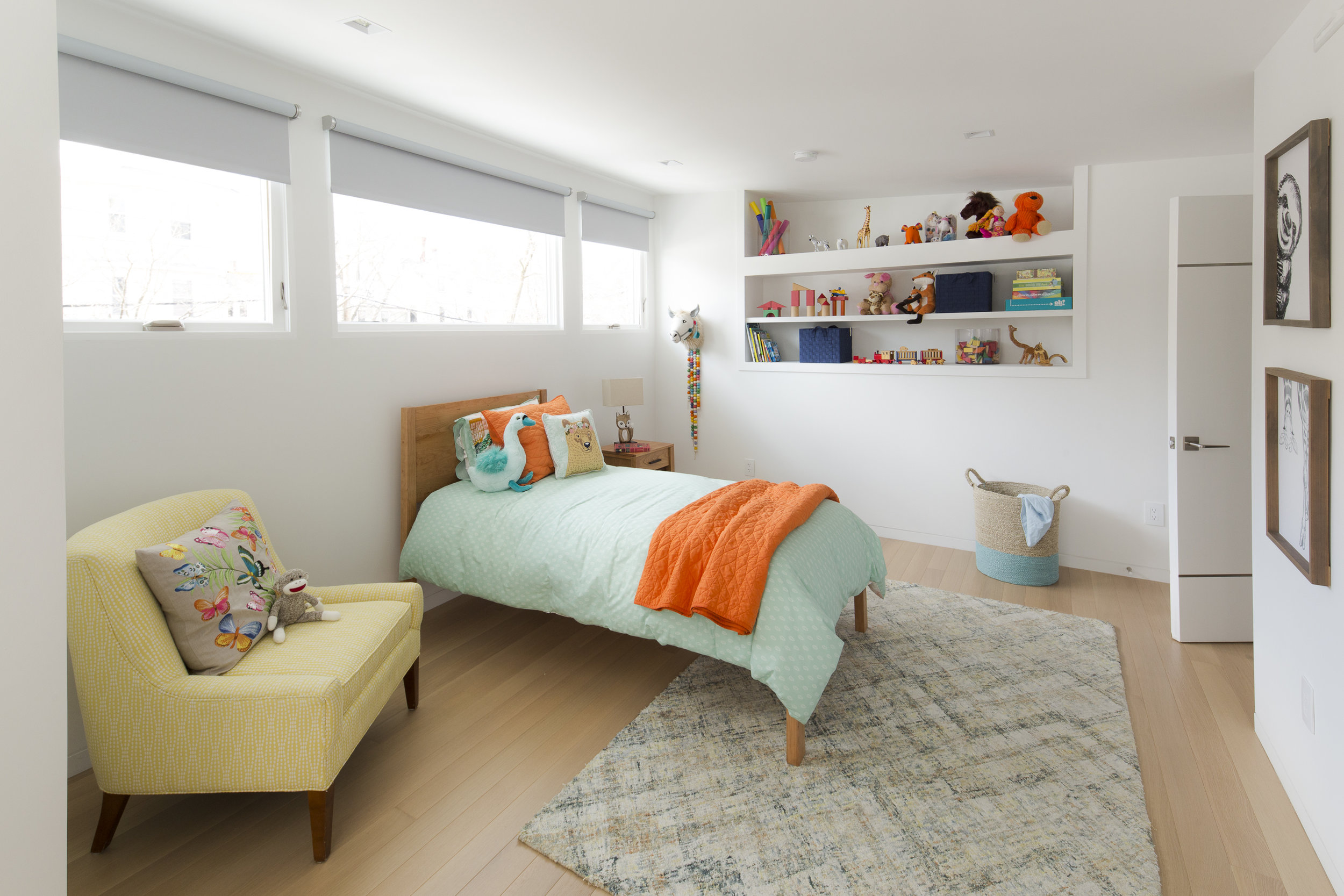 Shot10A-KidsBedroomTowardsShelves-3.jpg