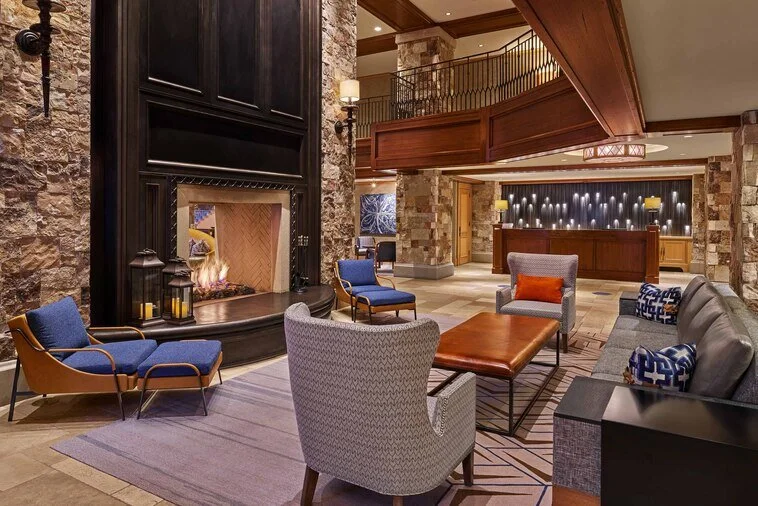 slcxr-lobby-firepit-1858-hor-clsc.jpg