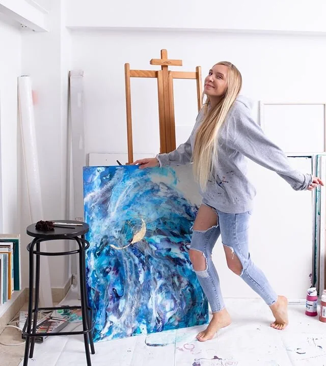 Stay positive, stay strong, stay connected and most importantly stay compassionate ❤️ .
.
.
.
.
#artcommunity #artshow #arttherapy #abstractartist #artlondon #londonbasedartist #artshelp #helenajay #emergingart #femaleartist