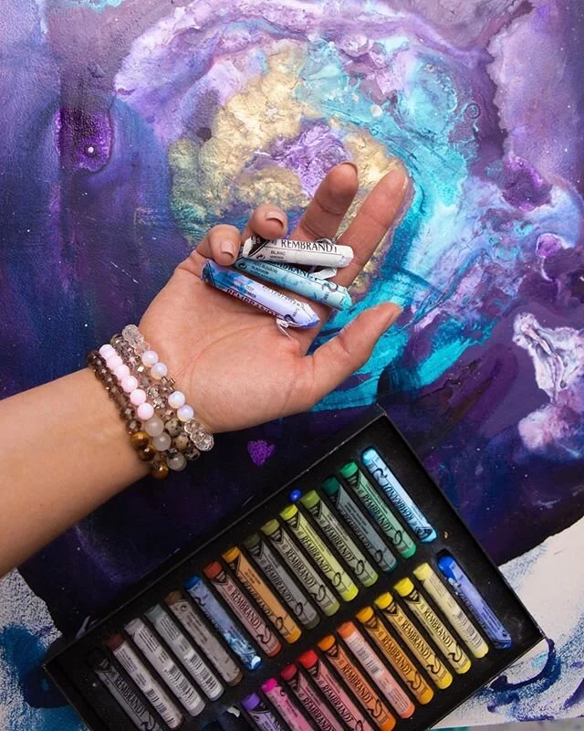 My kinda magic 🔮 - if you could choose any super power that you wanted right now, what would it be? .
.
.
.
.
#artcommunity #artshow #artshowlondon #artinlondon #artstudiosetup #arttherapy #abstractartist #artlondon #londonbasedartist #artshelp #hel