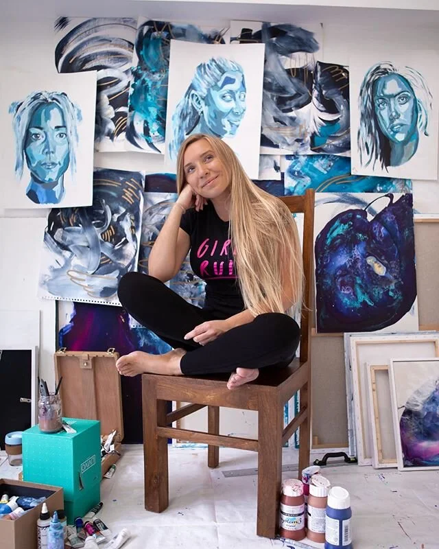 💙🌍 .
.
.
.
.
#artstudiosetup #abstractartist #londonbasedartist #helenajay #femaleartist #emergingartist