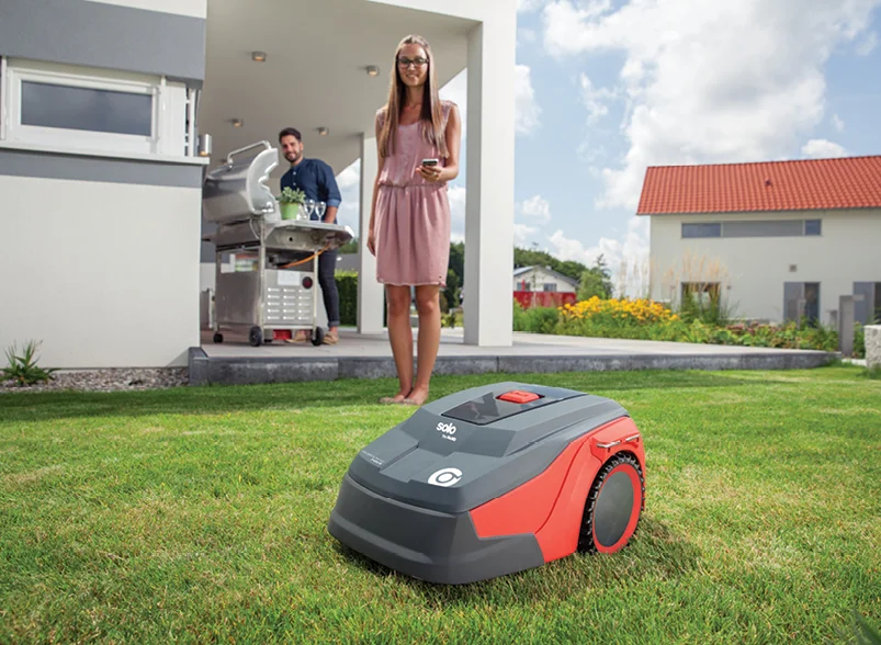 Meet Robolinho Robotic Lawnmower.jpg