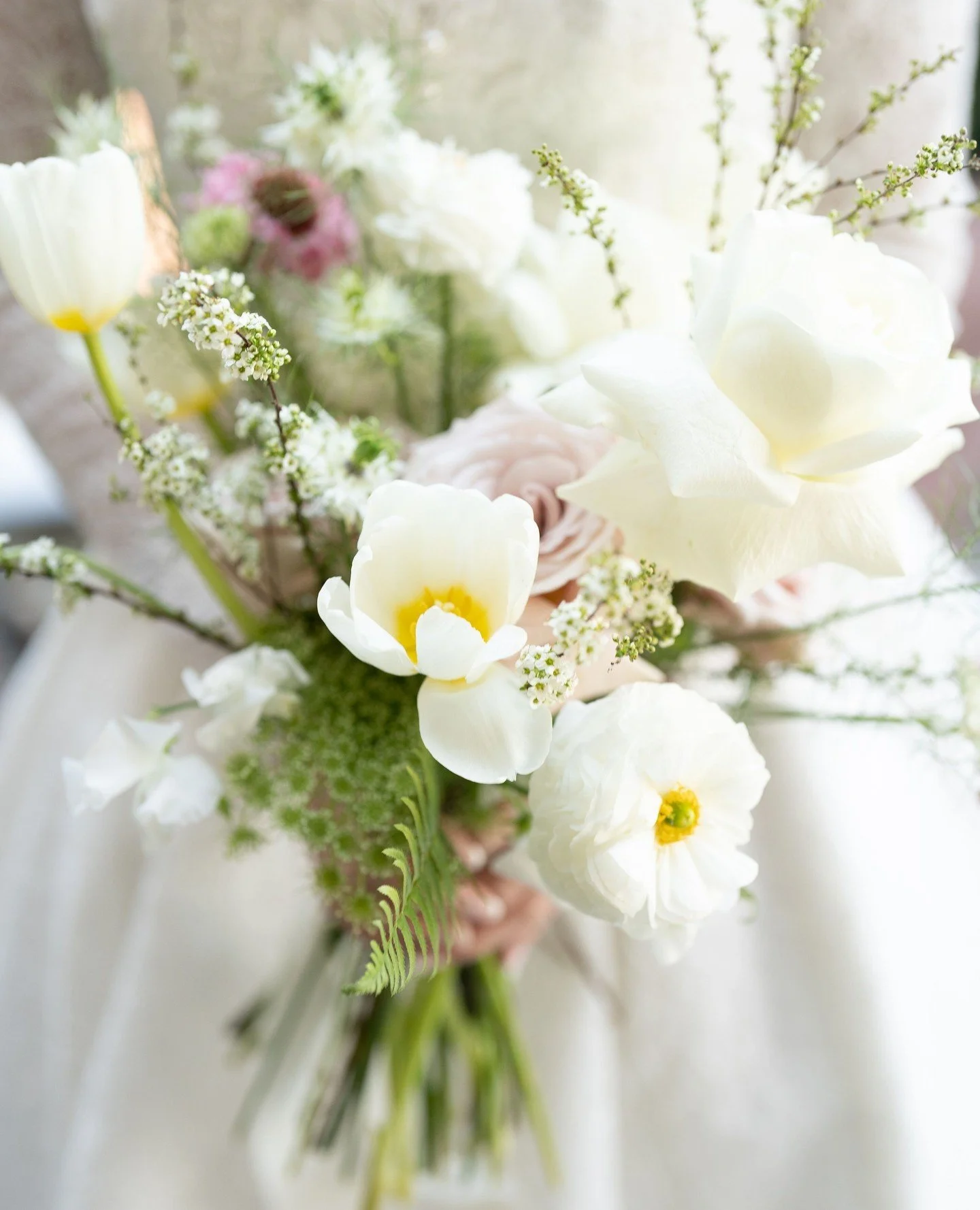 Y + G knew exactly what they wanted: their closest people, a stunning Hudson River backdrop, and nothing in between. Small on guest count, big on everything else.⁠
⁠
Venue: @abbeyinnandspa⁠
Photo: @dreamlifenewyork⁠
Videography: @dreamlifenewyork⁠
Fl