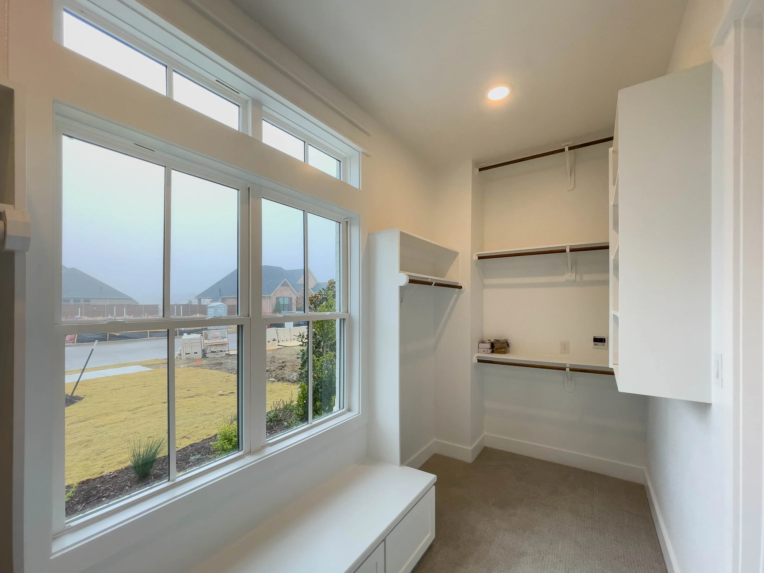 2409 Colonial-21.jpg
