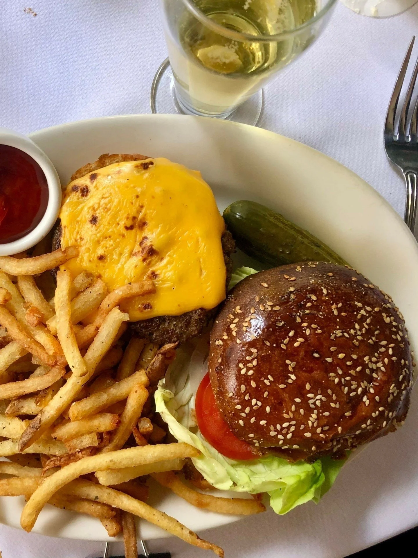Suggestions needed! I want to create a Chicago summer must-eat list. These are some of my favorite bites from this summer so far, but what am I missing???
A perfect burger at @gibsonssteakhouse
Lil&rsquo; oyster snack from @motorshucker
The Overprice