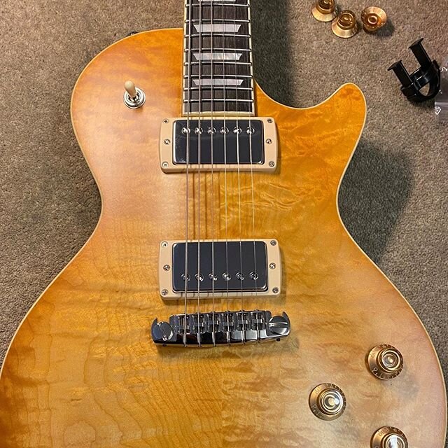 A set of our classic humbucker surrounds on this beautiful Lion from @felineguitars we machined these to fit the top contours 🙌
&bull;
&bull;
&bull;
&bull;
&bull;
&bull;
&bull;
&bull;

#guitar #guitarporn #guitarist #humbucker #pickups #guitarpickup