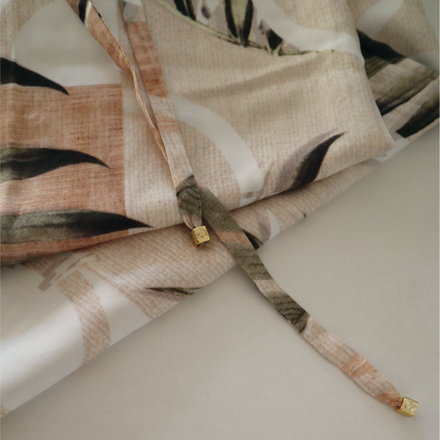 Pareo Nude Details 1.png