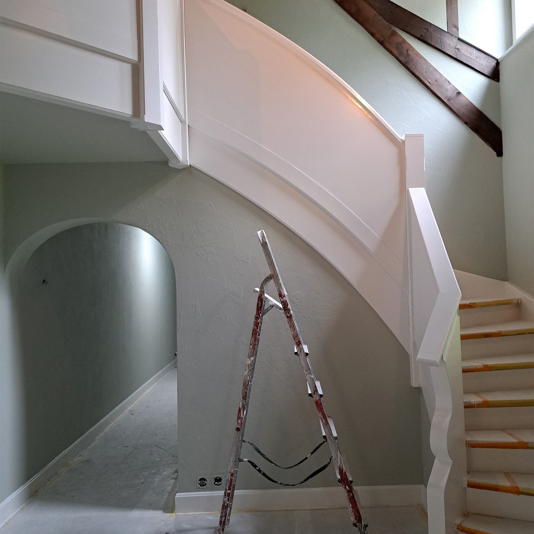 SNAPSHOT. A soft green shade gives a fresh touch to this beautiful country house.

#underconstruction #onsite #inthemaking #renovationproject #paintingjob #interiors #interiordesign #furnituredesign #designinspiration #springconcepts #zurich