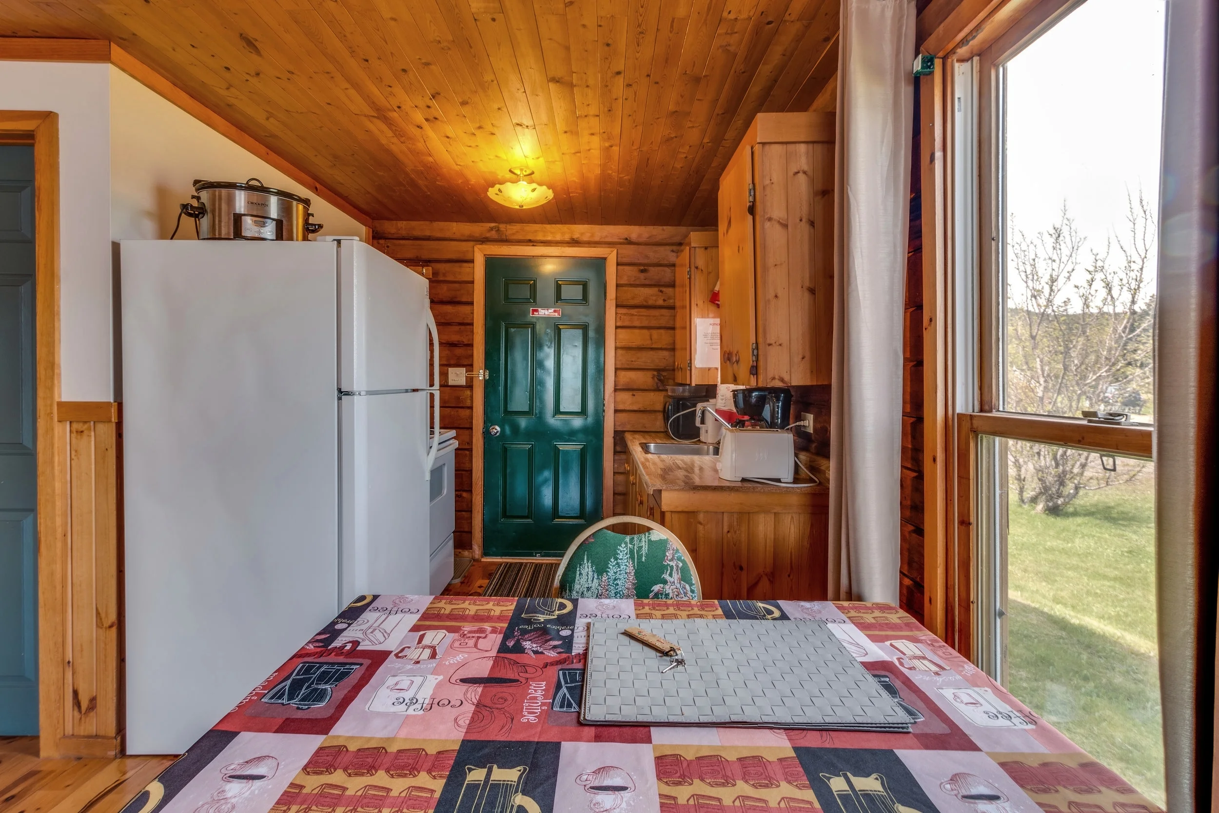 fiddlers green cabins kitchen
