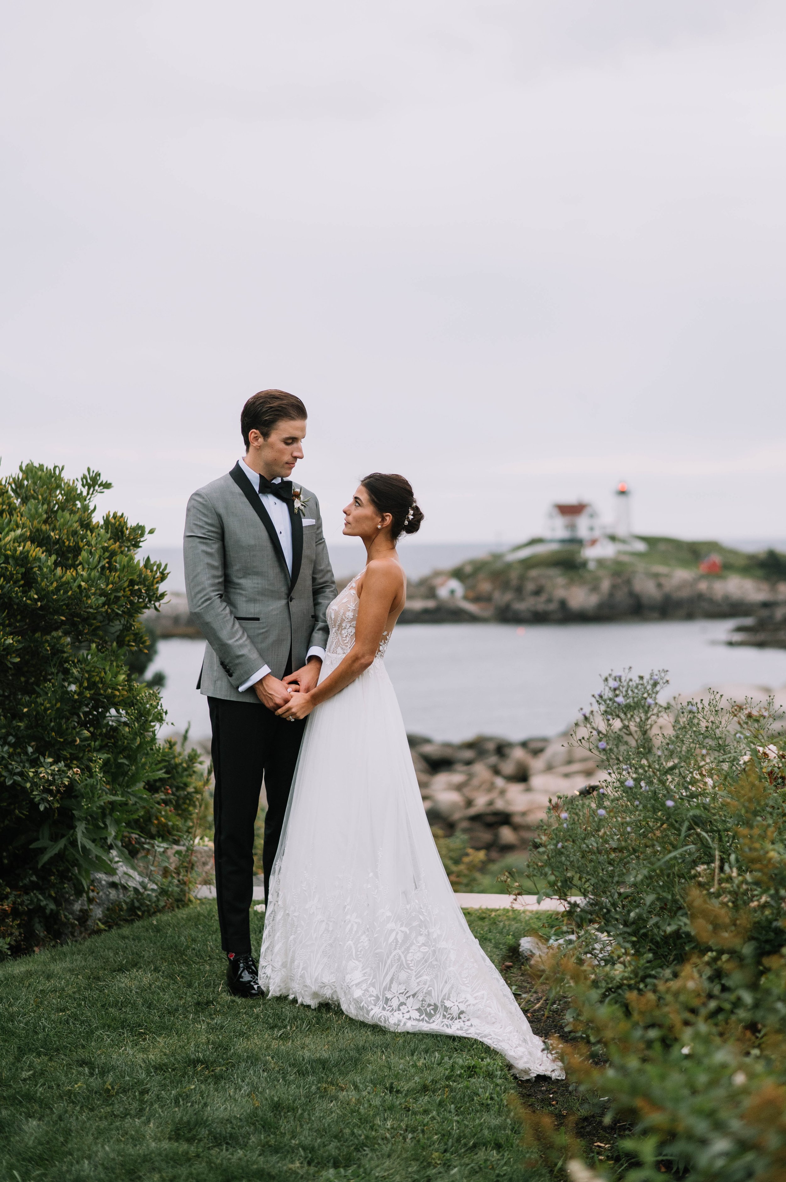 Classic and Colorful Wedding at Viewpoint Hotel — Pinch Me Planning ...