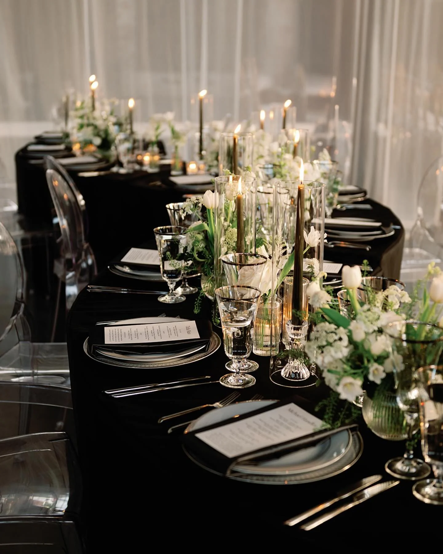 A night of pure modern romance for Jillian &amp; Sam 🤍

From a ceremony framed in lush white blooms to a silver and black reception dripping with candlelight and chandeliers, every detail at Brick South was effortlessly chic and unforgettable.

Coup