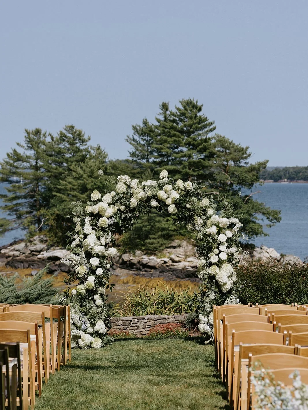 That&rsquo;s so Maine&hellip;

Planning + Design // @pinchmeplanning
Photography // @jillhoylephotography
Videography // @rebeccadrouin_
Caterer // @bigtreecatering
Dessert // @bakedwithloveforyou
Entertainment // @wilsonstevensbands
Florals // @flor
