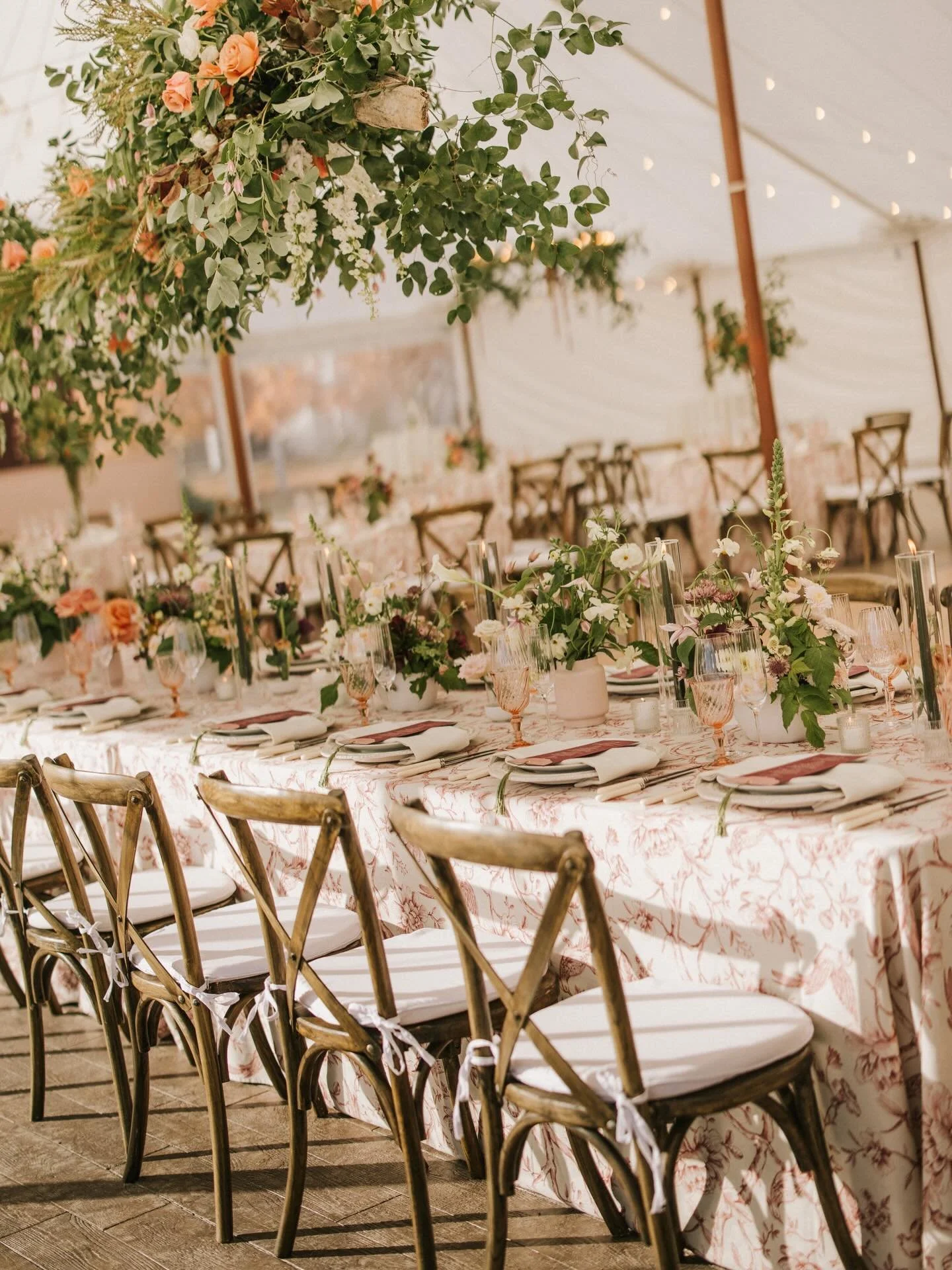 1 tent, 3 ways ✨
Three October weekends at @fpmaine, three entirely different transformations. Proof that thoughtful design can make the same space feel brand new every time&mdash;each one uniquely crafted for our amazing couples.

See tags for credi