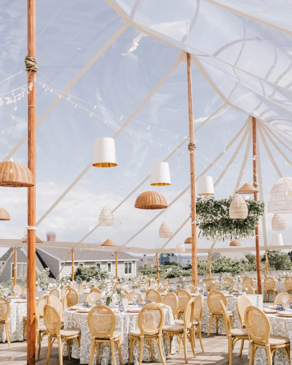 Blue skies today remind us that spring is coming!

Venue &amp; Bar // @viewpoint.events
Planner // @pinchmeplanning
Photography // @jamiemercurioweddings
Videography // @rebeccadrouin_
Caterer // @thewhiteapron
Cake // @threesisterscakeshop
Entertain