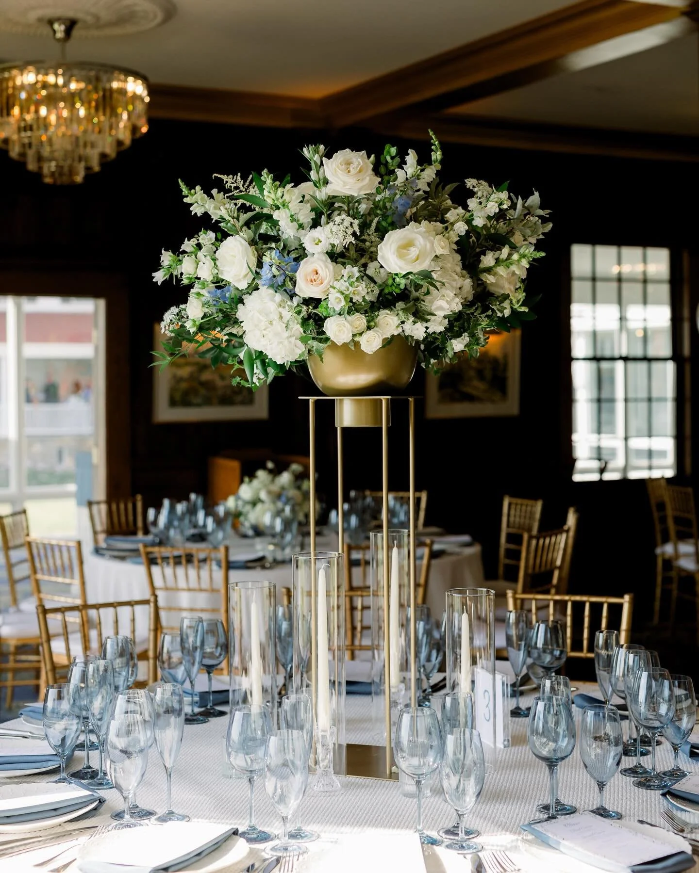 Coastal charm in every detail: custom matchbooks, bright Aperol spritzes, and beautiful blue florals 💙

Ceremony Venue // @st.annsbythesea.maine 
Reception Venue + Catering // @thecolonyhotelmaine_kpt 
Planning + Design // @pinchmeplanning 
Photogra