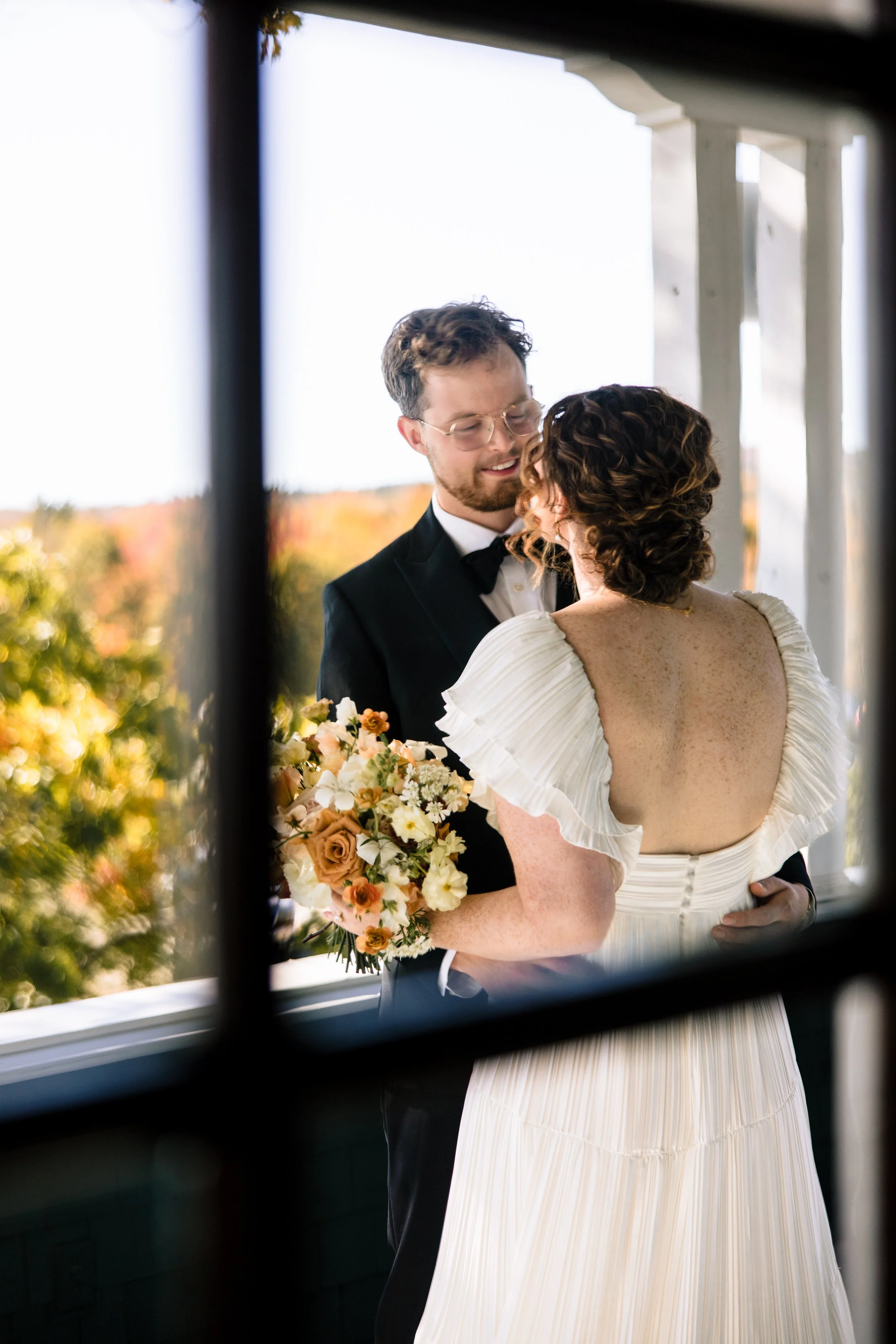 Sophisticated Fall Wedding at French’s Point