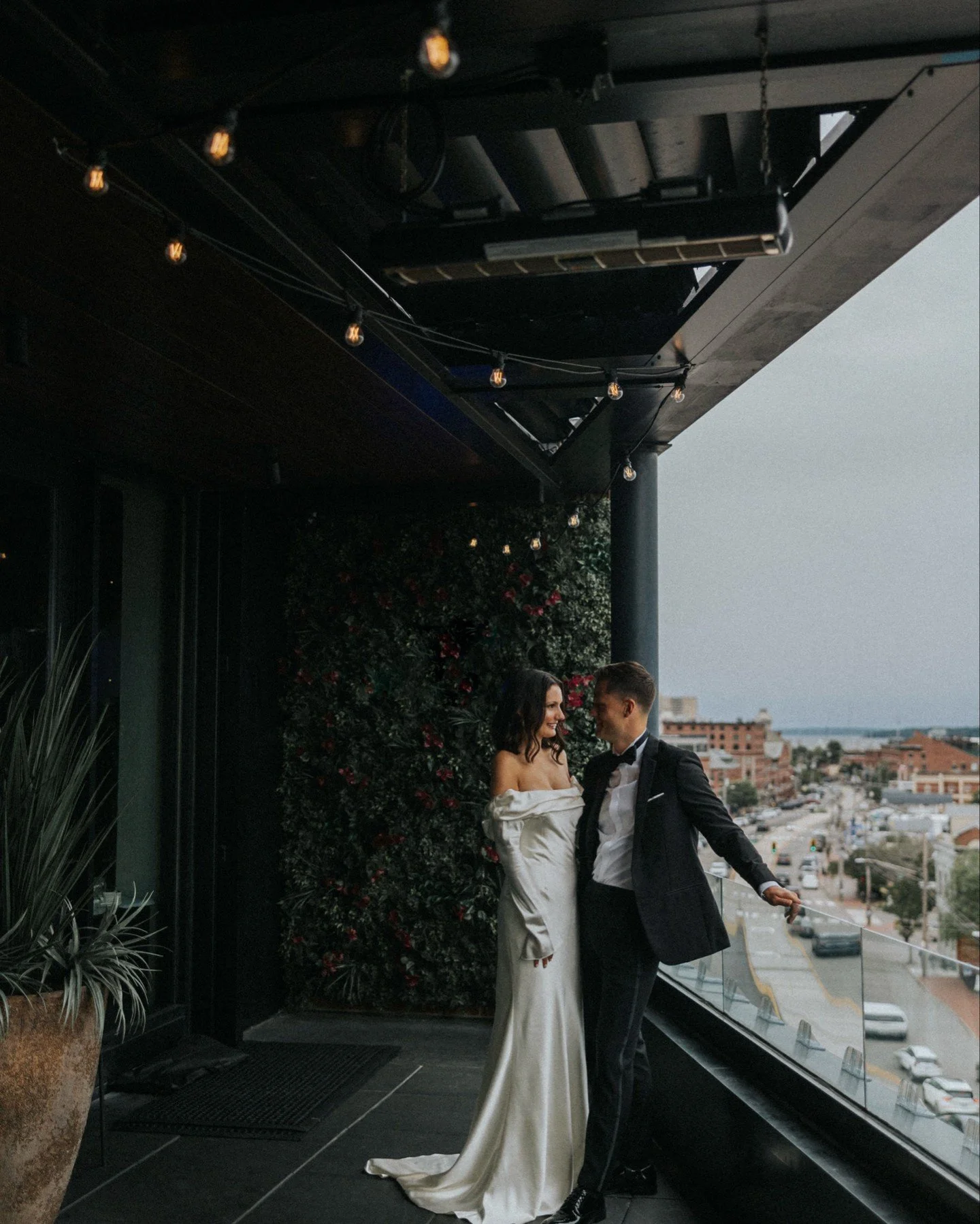The kind of wedding that makes you want to stay for one more drink 🥂

Photo // @courtney_elizabeth_media 
Video // @rebeccadrouin_ 
Venue // @haloatthepoint 
Catering // @58culinary 
Dessert // @autumnnomadcafe 
Entertainment // @gye.band 
Florals /