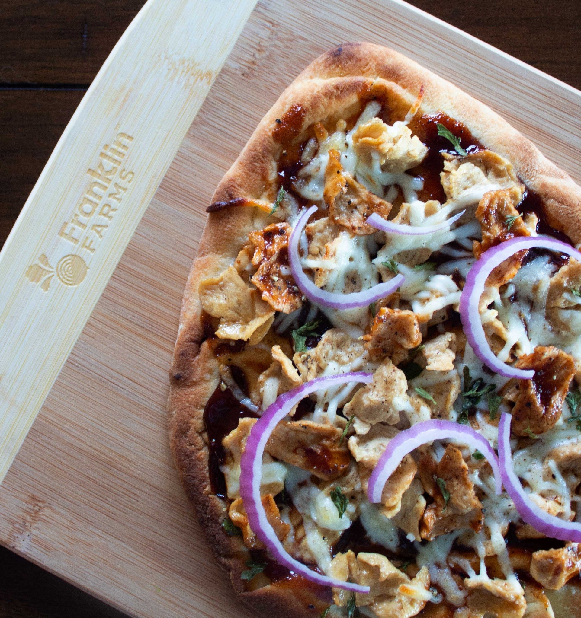 Whether you're a seitan fan or new to trying it, our Chik'n Seitan makes the perfect #plantbased pizza topping! 🌿

#seitan #plantbased #plantbasedfoods #franklinfarmsfoods #veganfoods #franklinfarms