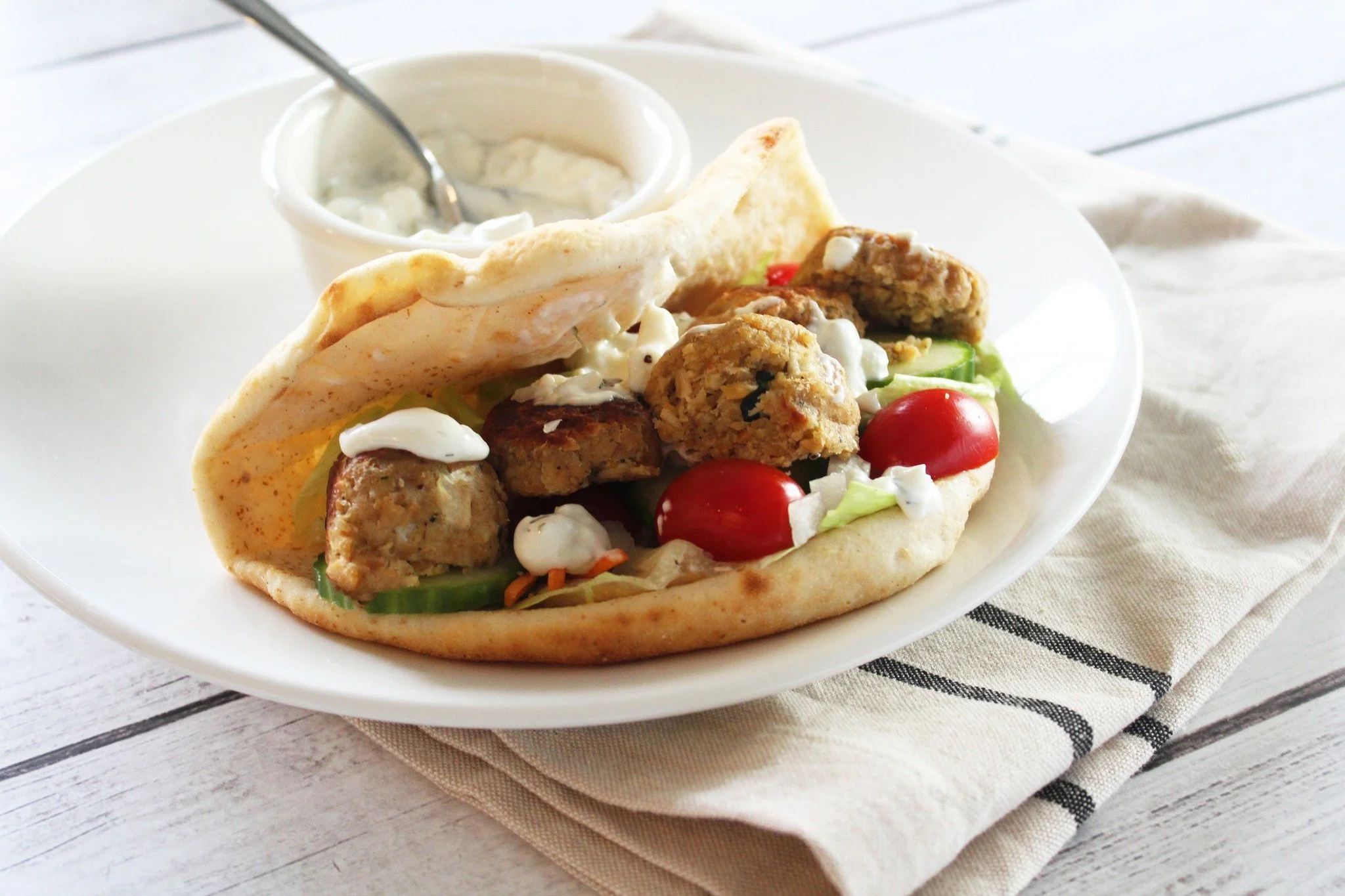Golden, herby and packed with flavor 🌿Our Falafel makes the perfect veggie-forward meal.

#falafel #franklinfarms #plantbased #vegan #plantpowered #plantpoweredfood #franklinfarmsfoods