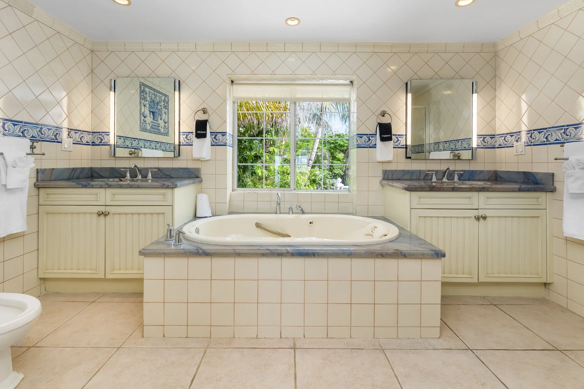 Bathroom with Double Vanity & Bathtub