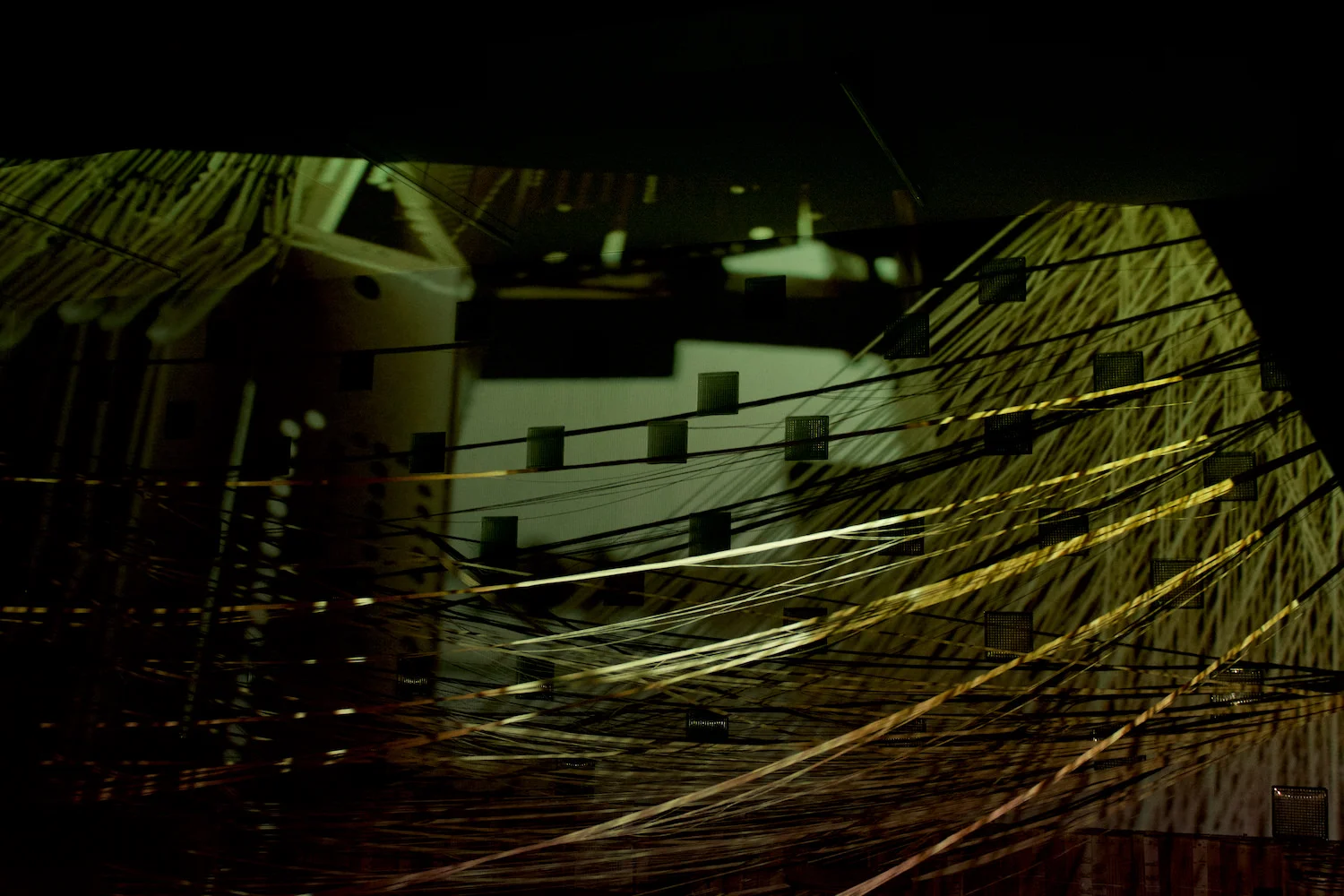 the-thread-performance-4.jpg