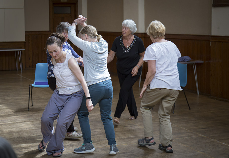 FALLING-ON-YOUR-FEET-DANCE-PROGRAM