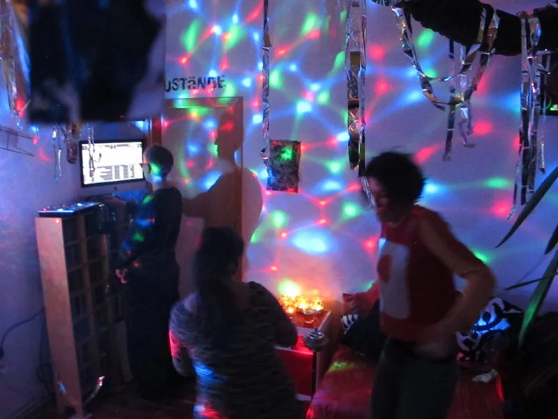 Dancing Divas - Dance To Your Own Tune
