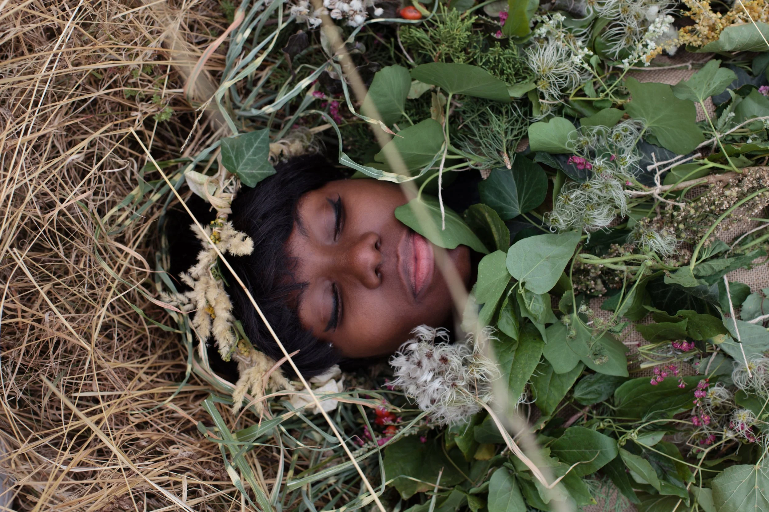 Documentation: an offering and an opportunity to commune with plants at Tempelhof Field via a wearable, living, plant jumpsuit. Berlin . 2018