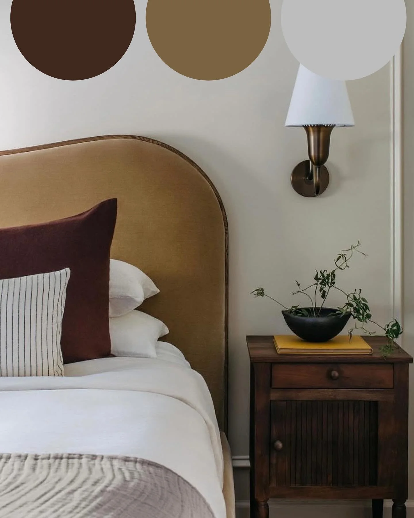 Vill du skapa en lugn k&auml;nsla? V&auml;lj n&aring;gra f&aring;, d&auml;mpade f&auml;rger i ditt f&auml;rgschema. 🤎

#f&auml;rg #f&auml;rgs&auml;ttning #inredning #inredningsinspo 
Foto: Corey Lohmann