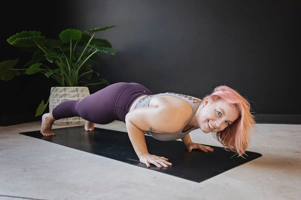 Special Class: Hot 60 Soft Vibes w/ Avery