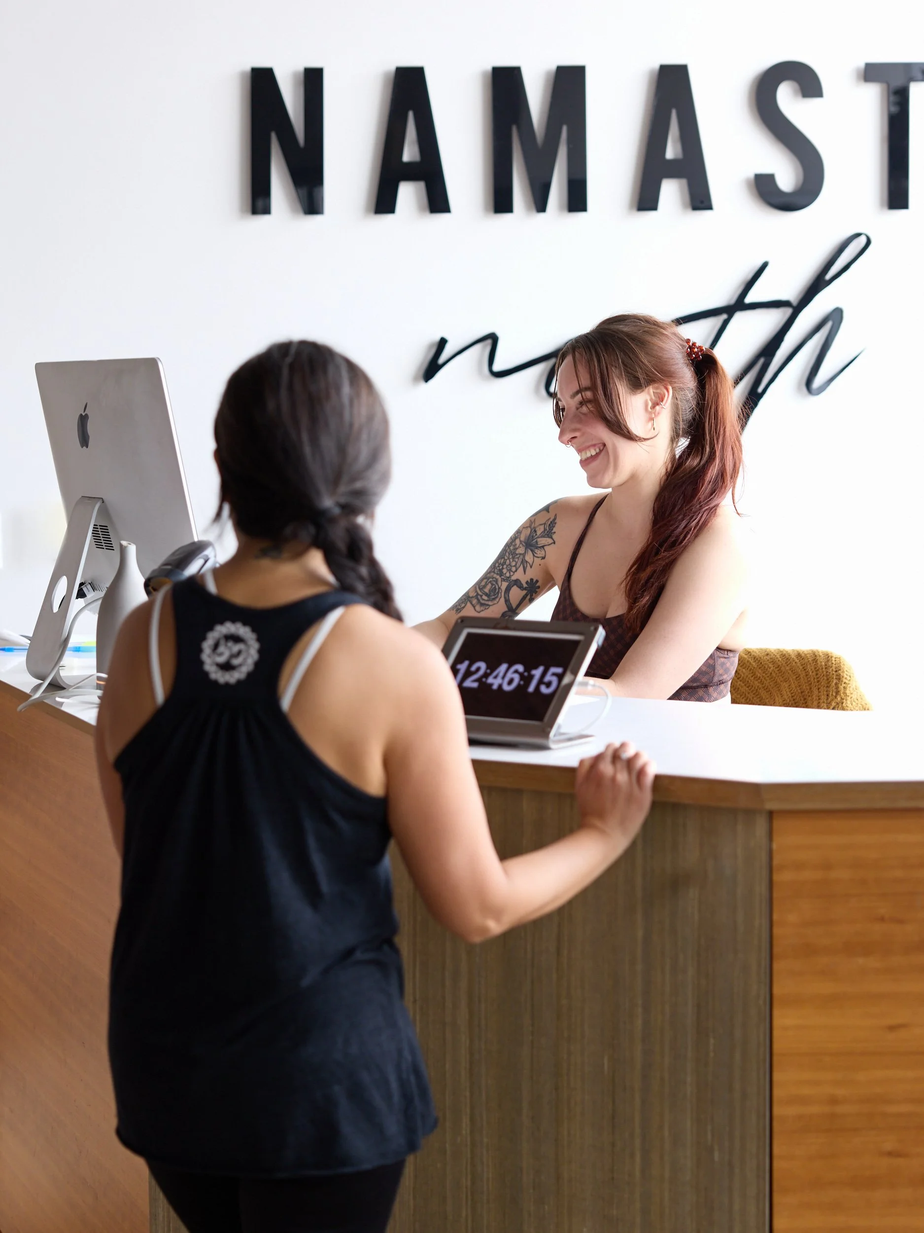 JOIN OUR FRONT DESK TEAM