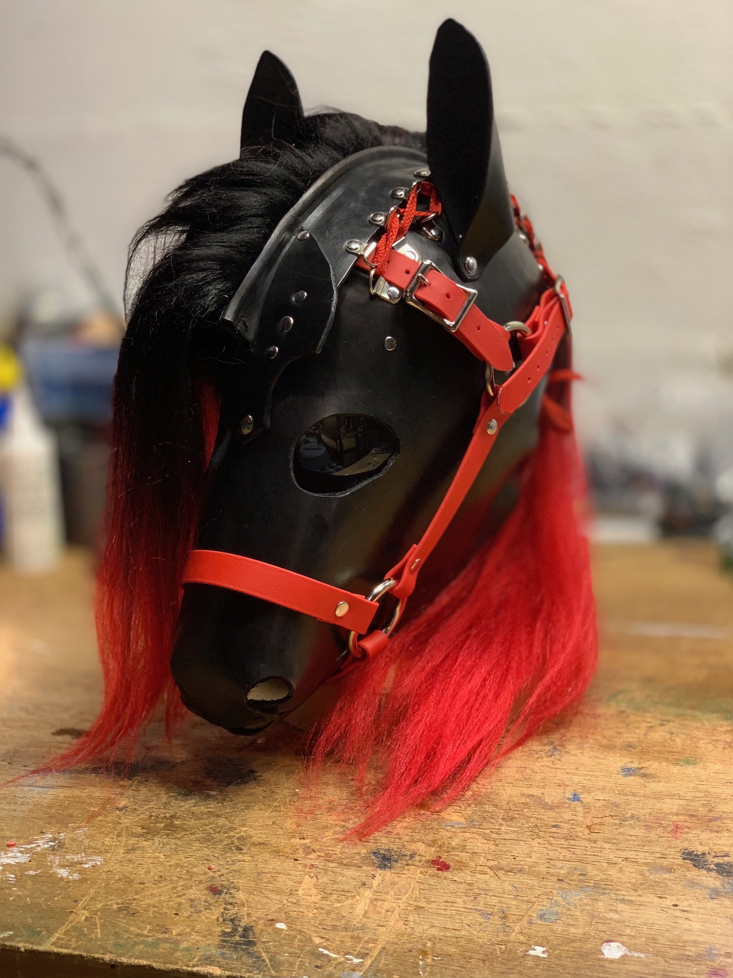 Black and Red Hood, Blended Mane