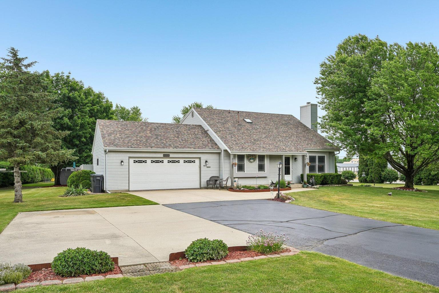 Residential Property for Sale W276S9060 Hidden Lakes Dr Vernon, WI 53149
