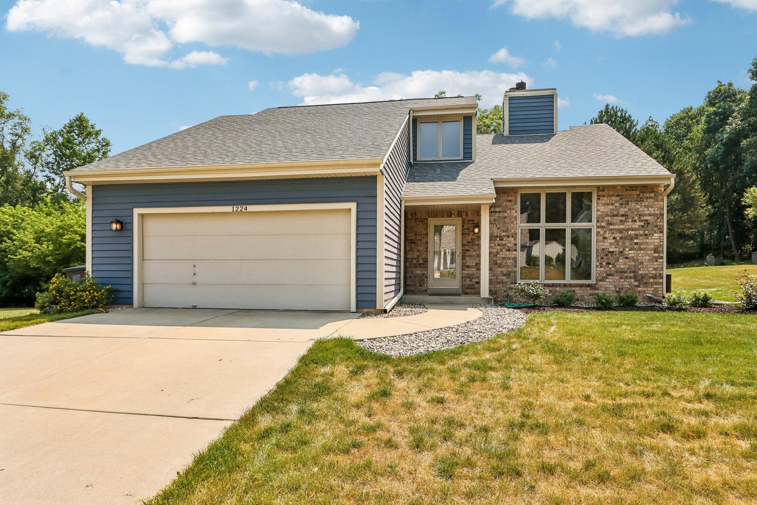 Residential property for sale 1224 Riverton Dr. Mukwonago, WI 53149