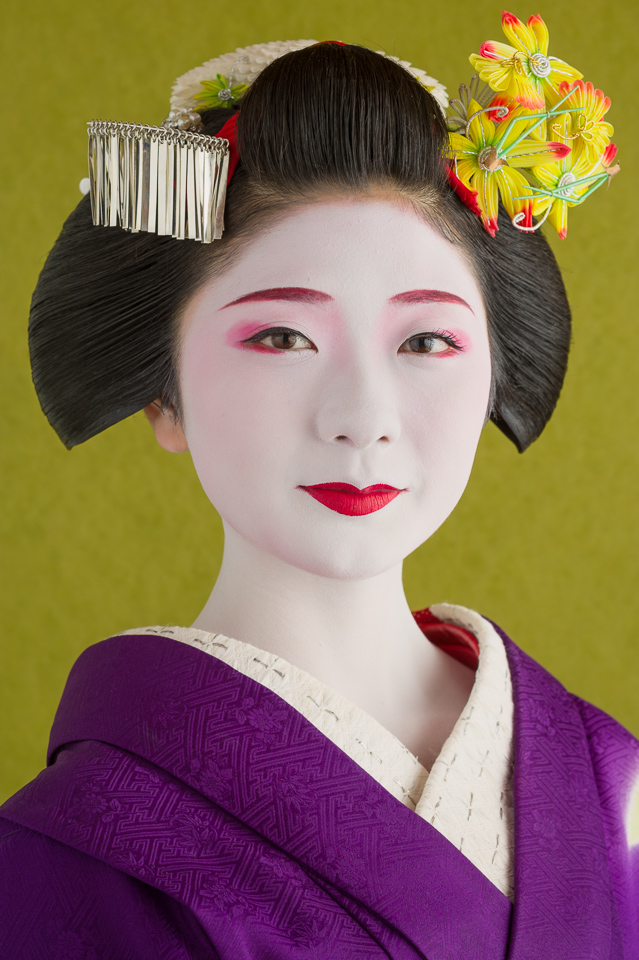 traditional japanese geisha hair ornaments | Mini Jiajia, Japanese Girl,  Geishas, Beautiful, Beauty, Japanese ..… | Japanese hairstyle, Asian  beauty, Hair ornaments