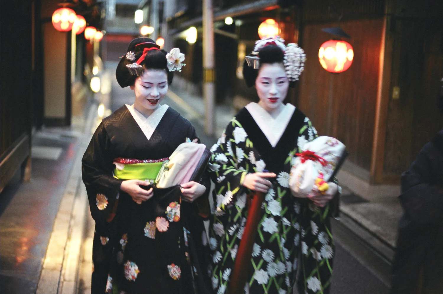 100-Views-Maiko-Geiko-79.jpg