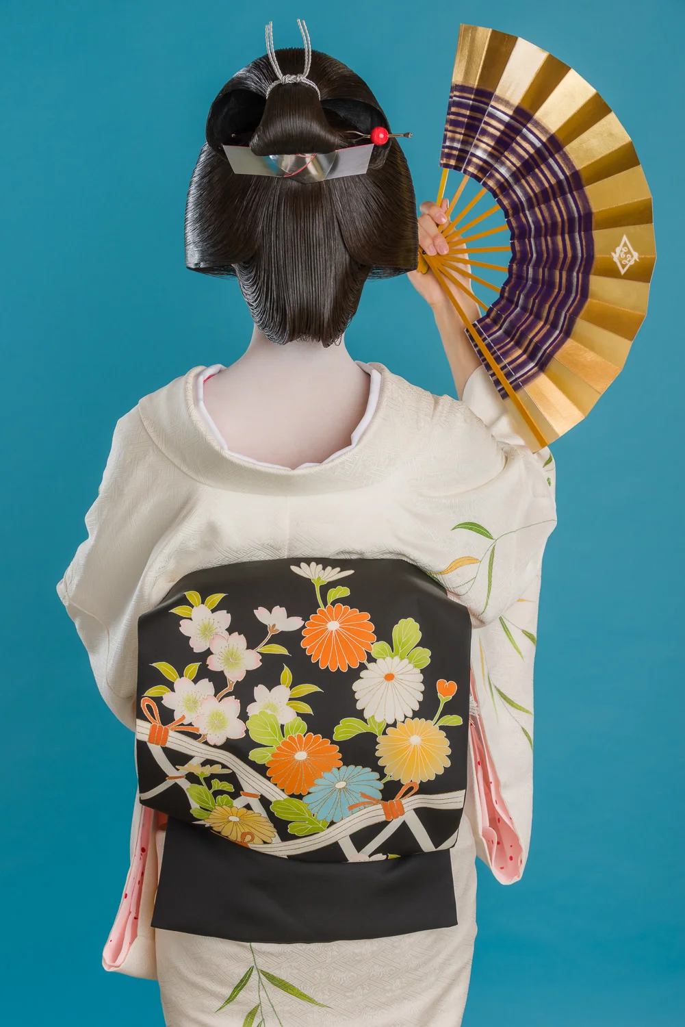 Geisha Mamehana with Fan 1